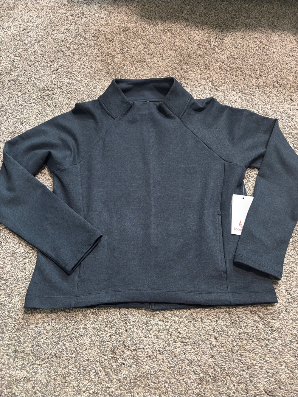Leapstride Pullover size large NWT